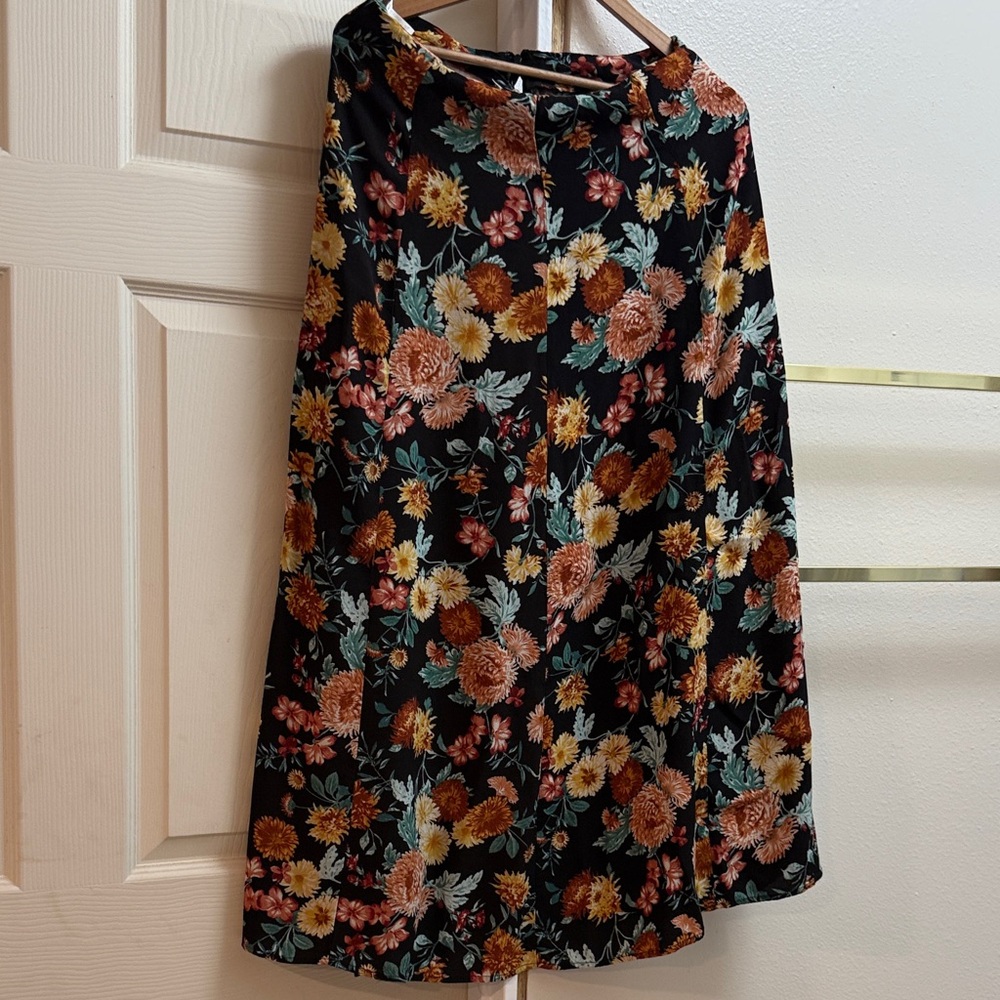 Forever 21 Black Multicolor Floral A-Line Skirt